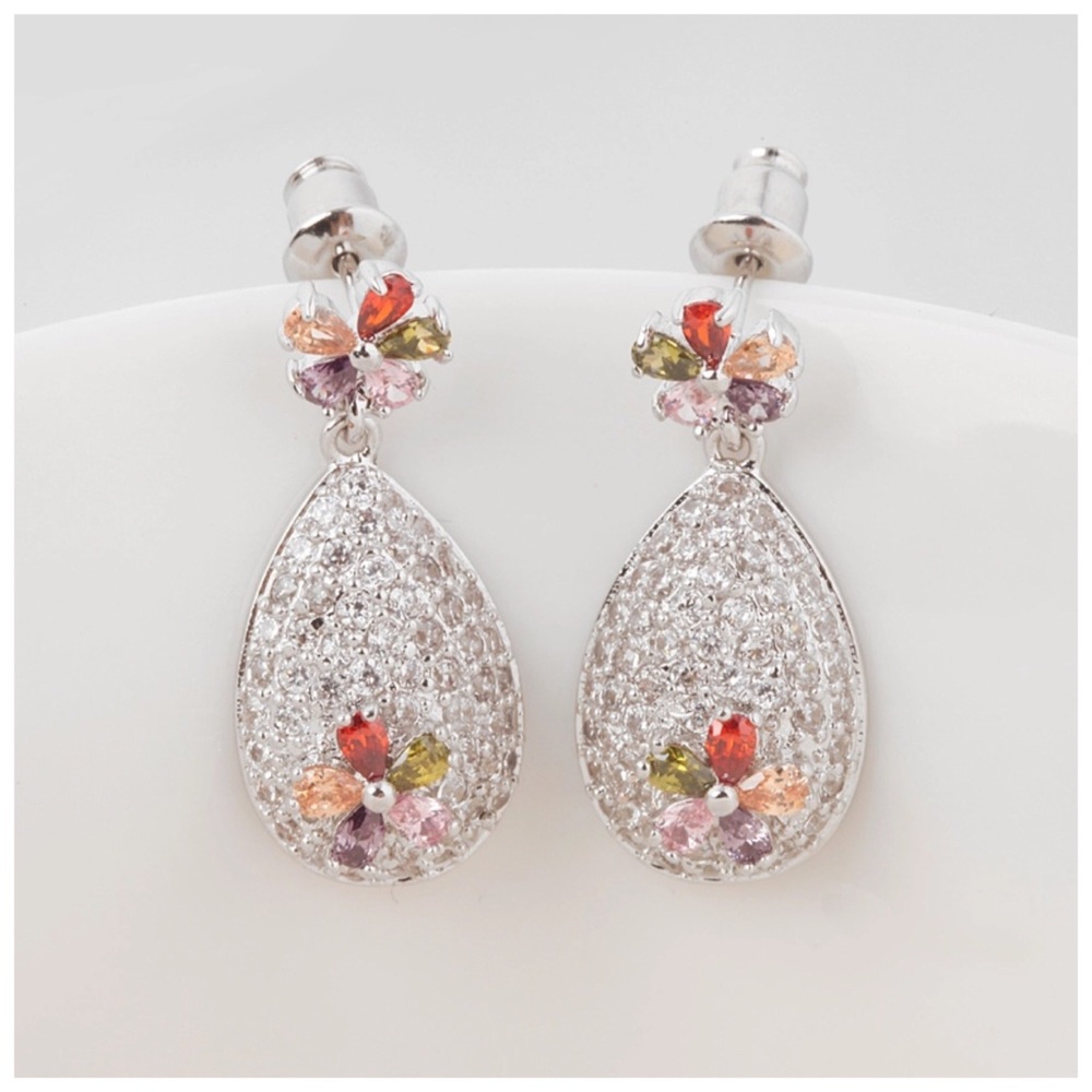 Swarovski Crystals The Dorcas Earrings - Picture 3 of 5